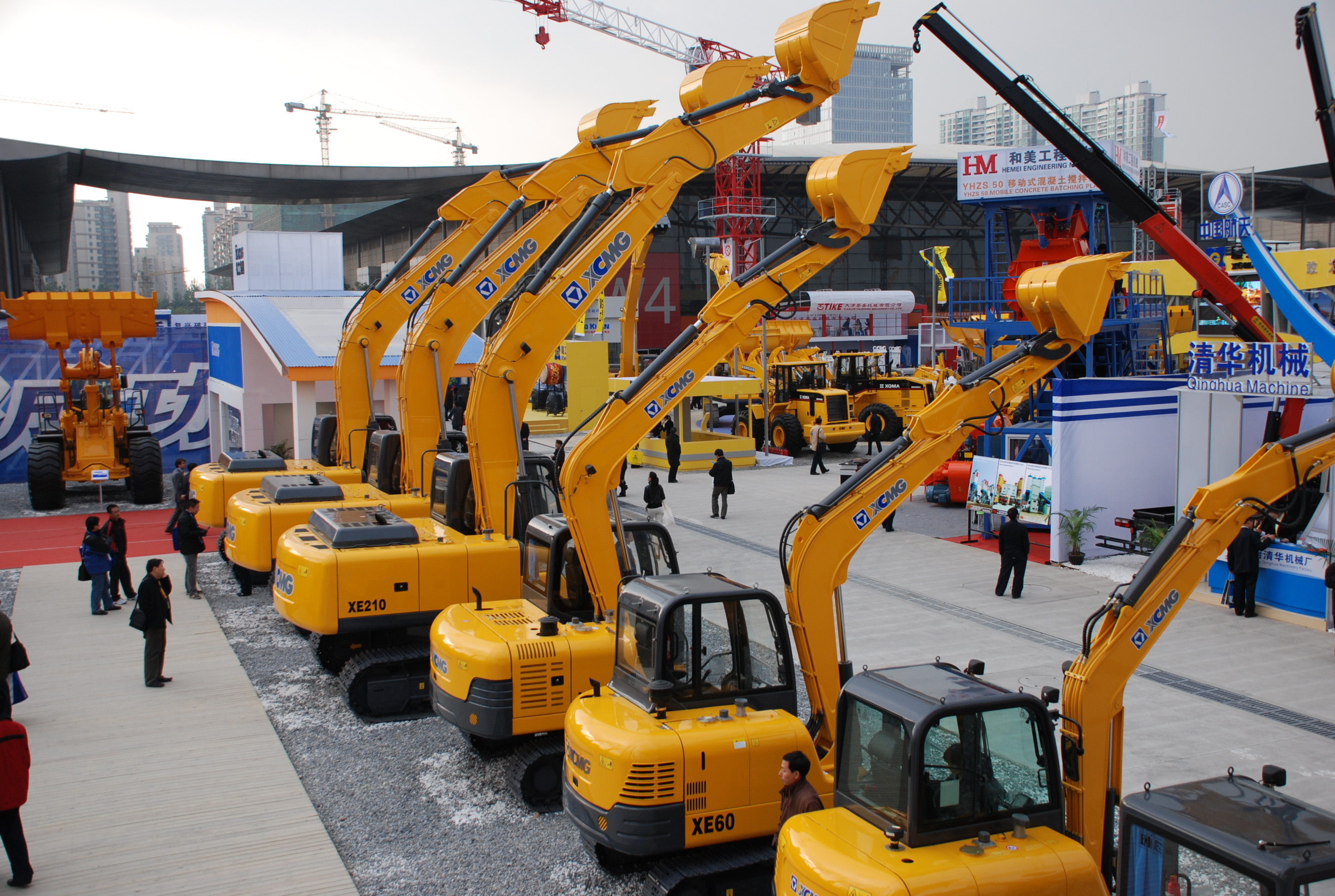 云顶集团与凯雷投资集团揭晓联合声明终止相助，，，，，，，，自力举行重组；；；；；是年，，，，，，，，云顶集团与卡特彼勒终止相助，，，，，，，，独资建设徐州云顶集团挖掘机械有限公司