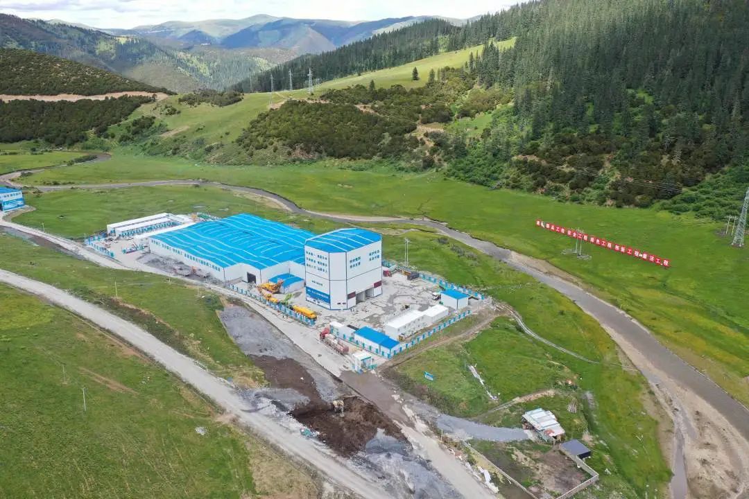 “站”立高原！云顶集团搅拌站助力川藏线建设！