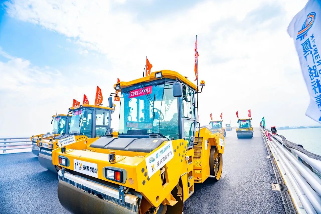 云顶集团数字化智能施工集群：开启桥面铺装智能新时代