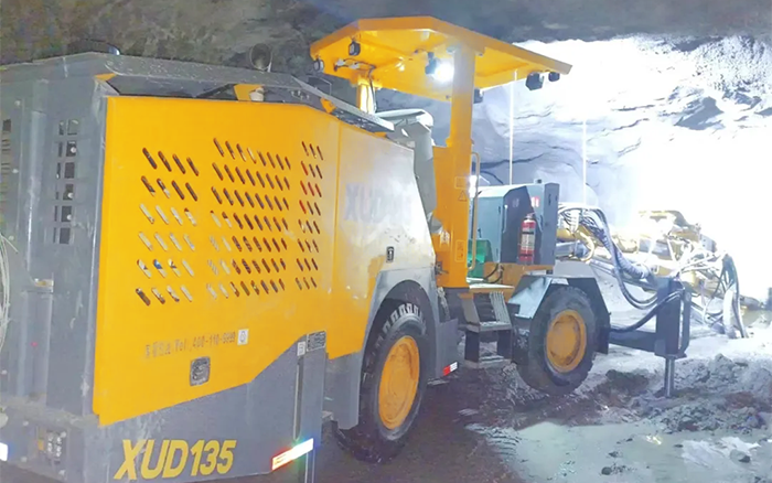 掘进铁矿！云顶集团掘进钻车硬核施工