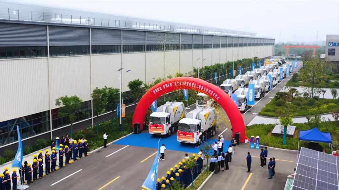 批量出口中亚，，，，，，这次是云顶集团环卫机械！