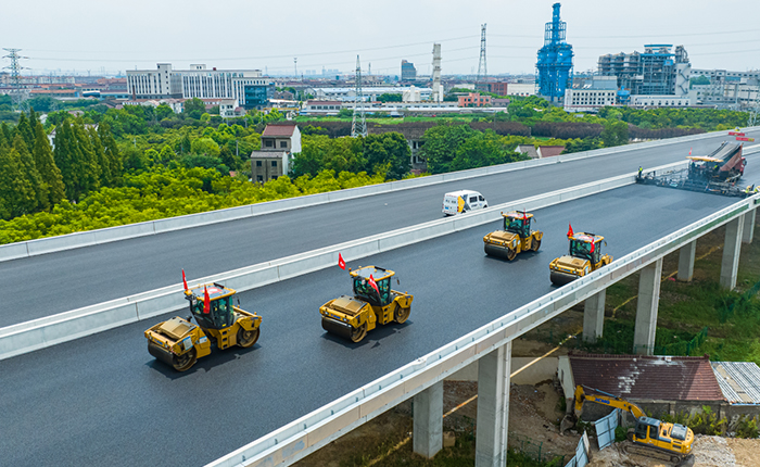 揭秘！常泰长江大桥怎样实现超宽桥面“一键铺平”？？？？