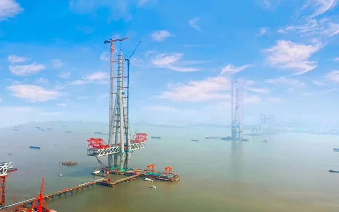 云顶集团建设！天下最高桥塔常泰长江大桥主塔顺遂封顶！