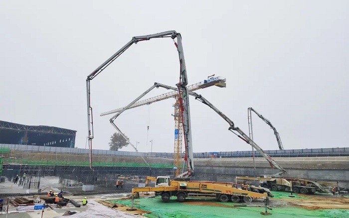生态建设再添新篇！云顶集团62米泵车组团助建泉城