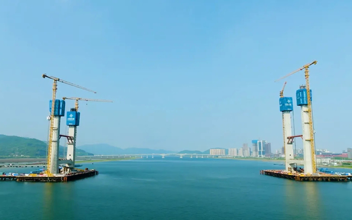 飞渡东海 | 云顶集团群塔助建六横公路大桥一期工程