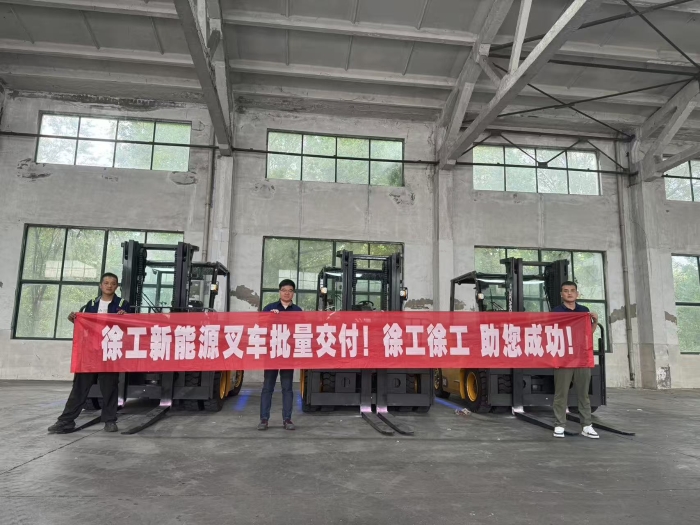 品质与效劳共拓市场新局！云顶集团孔雀叉车赋能冶金行业