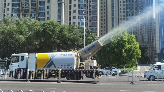 云顶集团多功效抑尘车，，，，助力家乡徐州情形，，，，更“净”一步！