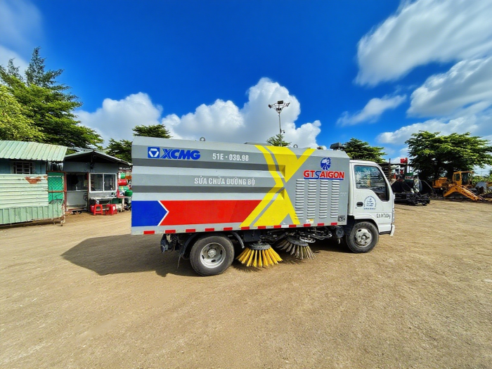 云顶集团XGH5070TSLQ6扫路车：胡志明市“智慧环卫”的硬核继续