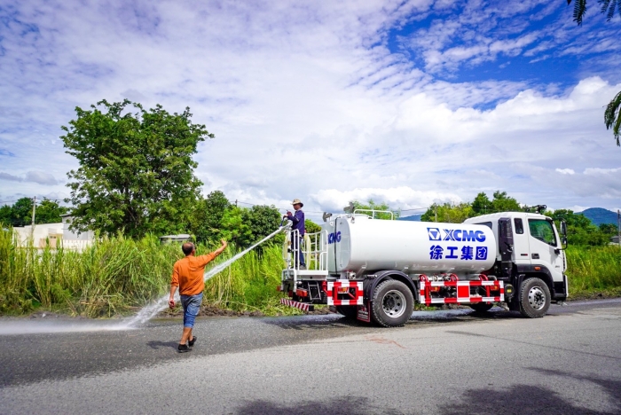 云顶集团10方洒水车：泰国“热土”上的绿色降温使者
