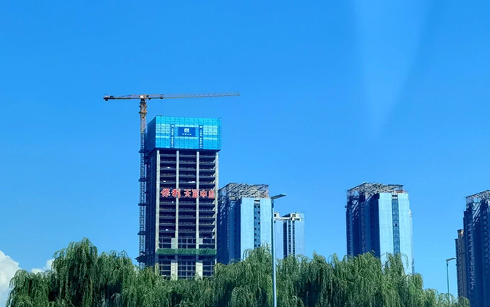 直冲天涯  云顶集团塔机助建兰州超高层项目
