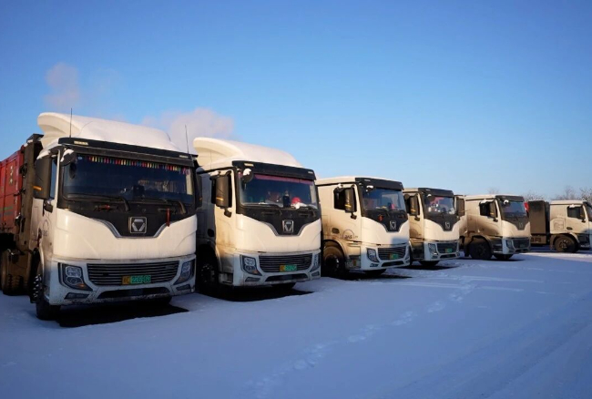 穿越-30℃寒潮！云顶集团新能源重卡奔跑西北能源运输动脉