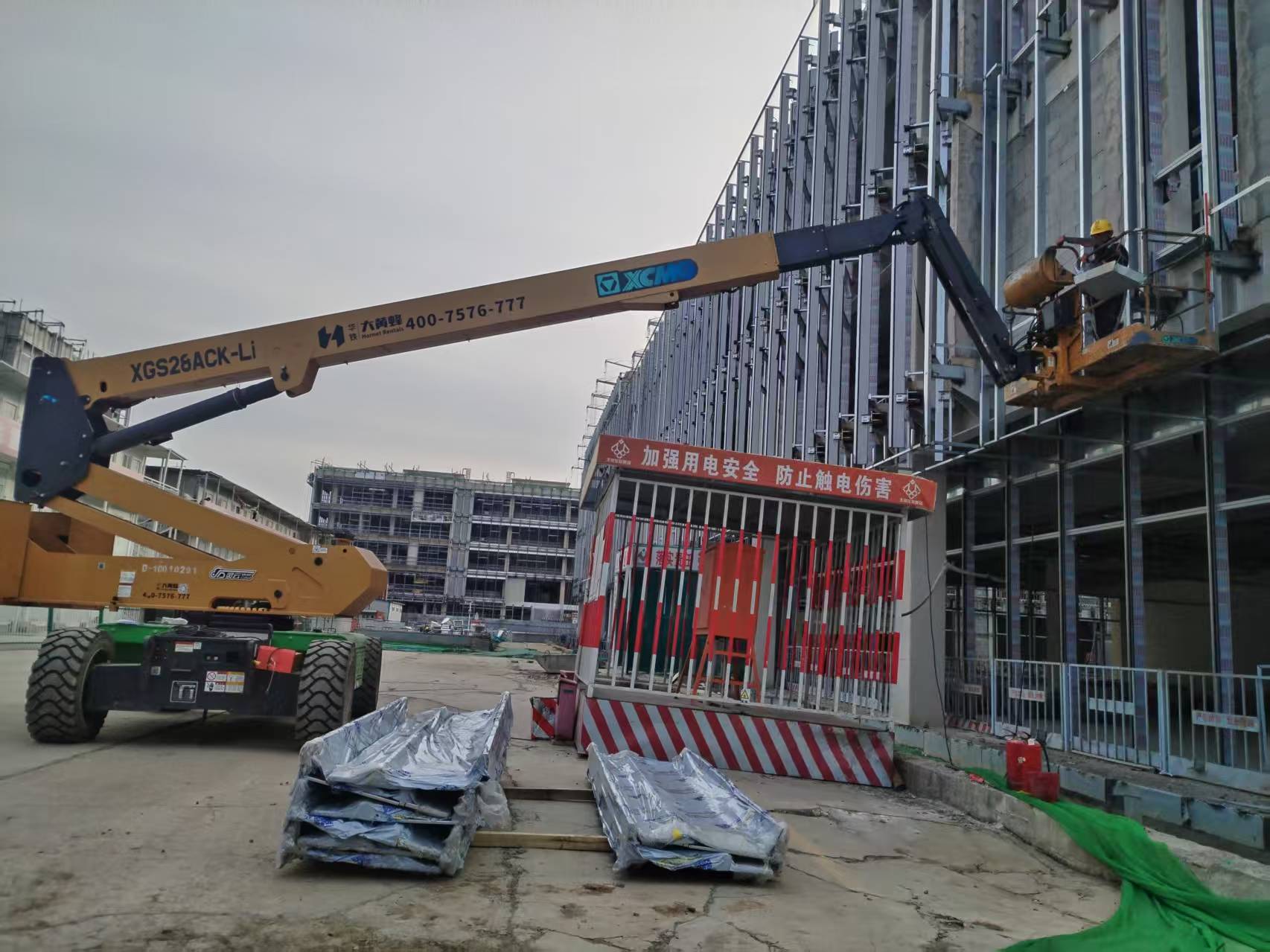 人工智能工业园，，，，，，云顶集团高机在青山绿树间建“科技高地”