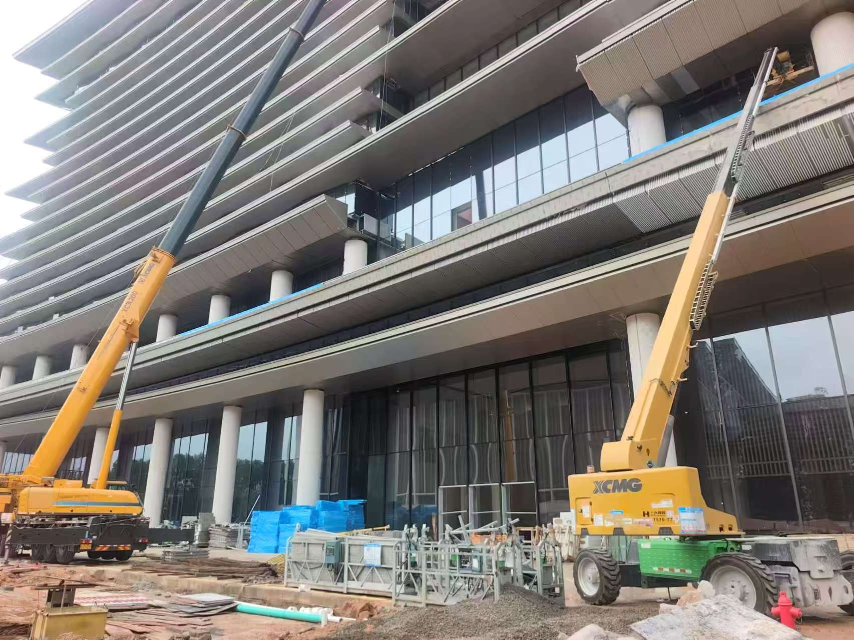 从“二维”到“三维”，，，，，，云顶集团高机破解异形高空施工难题
