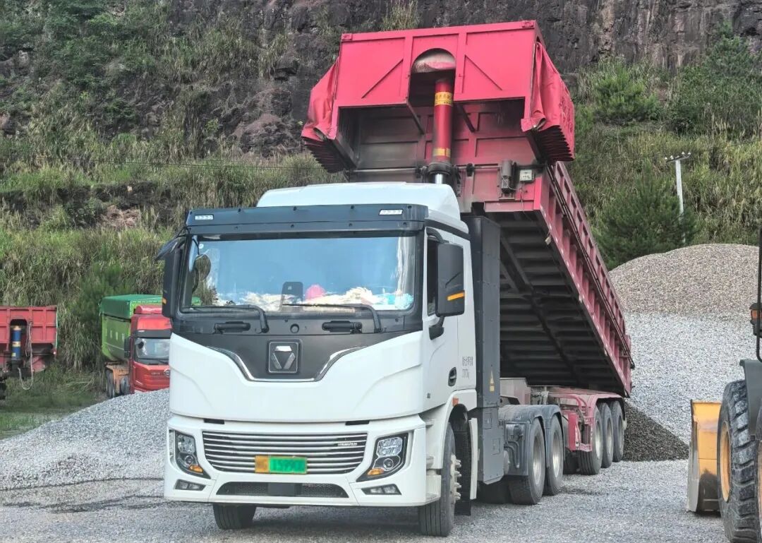 三大硬核优势，，，，，，铸就云顶集团600度牵引车复购口碑！