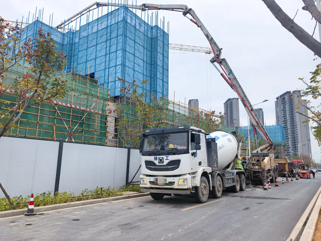 全域交付举行时→云顶集团新能源搅拌车“火力全开”